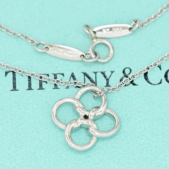 Tiffany & Co. Elsa Peretti Quadrifoglio Pendant - Picture 3 of 7